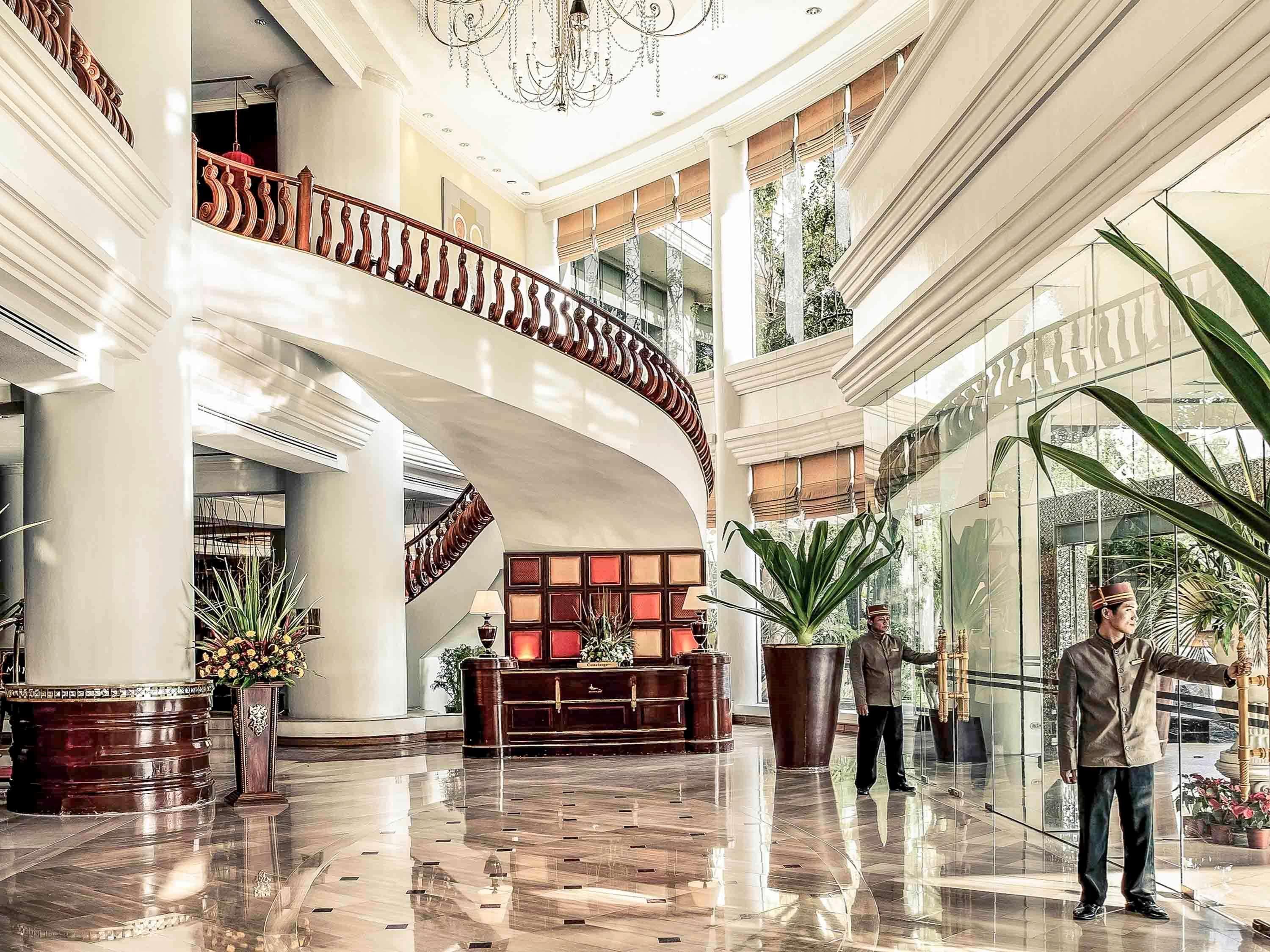 Mercure Mandalay Hill Resort Экстерьер фото