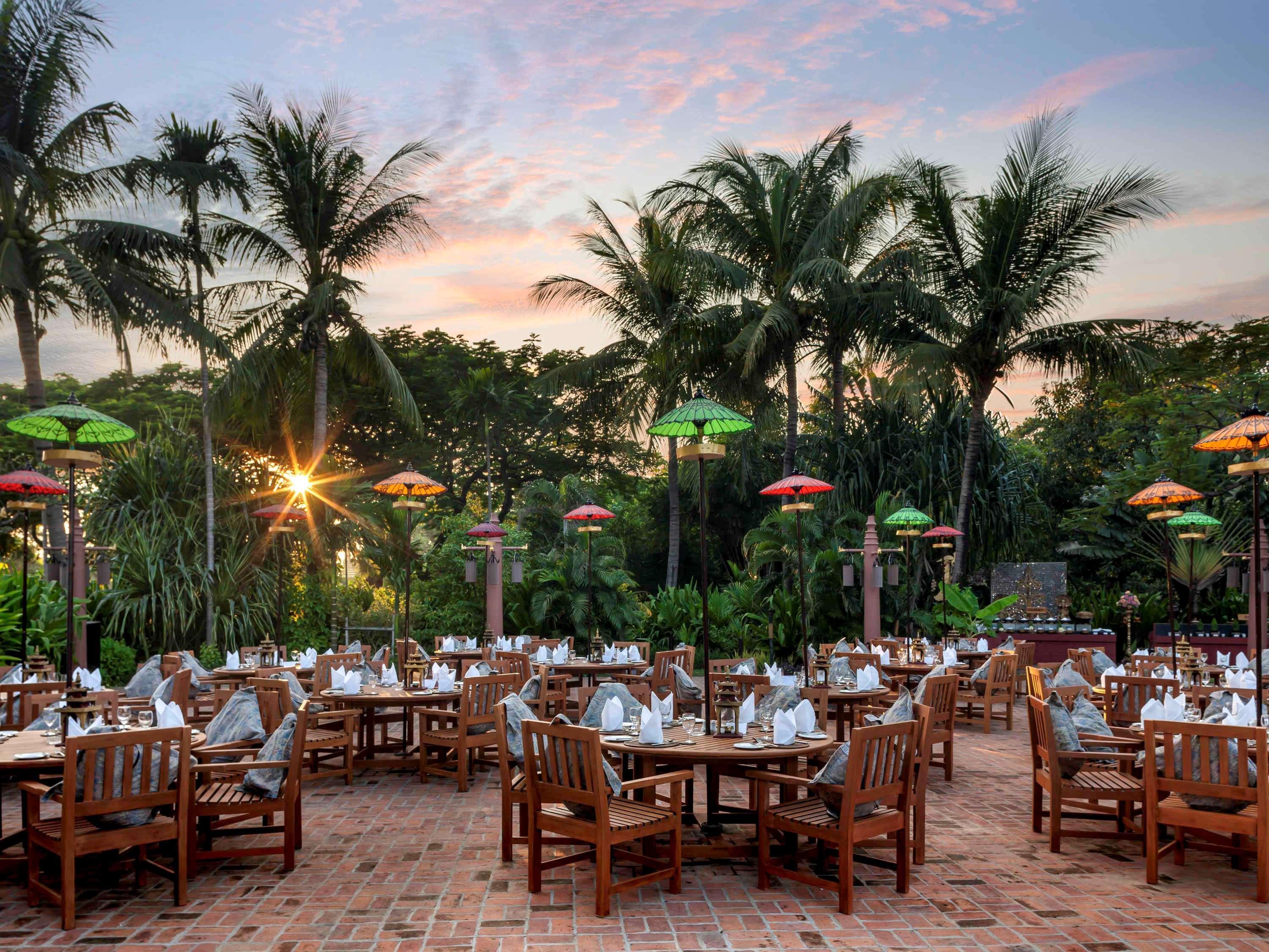 Mercure Mandalay Hill Resort Экстерьер фото